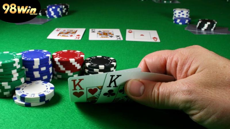 Game đánh bài online đổi tiền mặt 98Win - Nơi Khám Phá Thế Giới Cá Cược Đỉnh Cao 5 tong-quan-ve-game-bai-98win